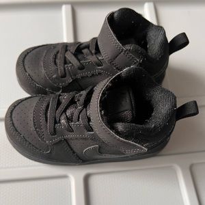 Black Nike toddler sneakers size 8c